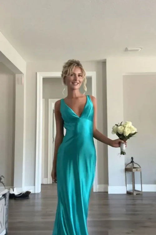Charming Mermaid V Neck Green Long Prom Dress with Open Back