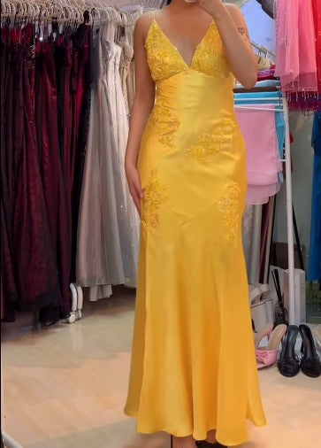 Chic A-Line Evening Dress Satin Spaghetti Straps Green Vintage Backless Long Prom Dresses