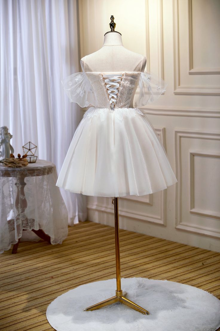 Chic Spaghetti Straps Off The Shoulder Tulle Homecoming Dresses