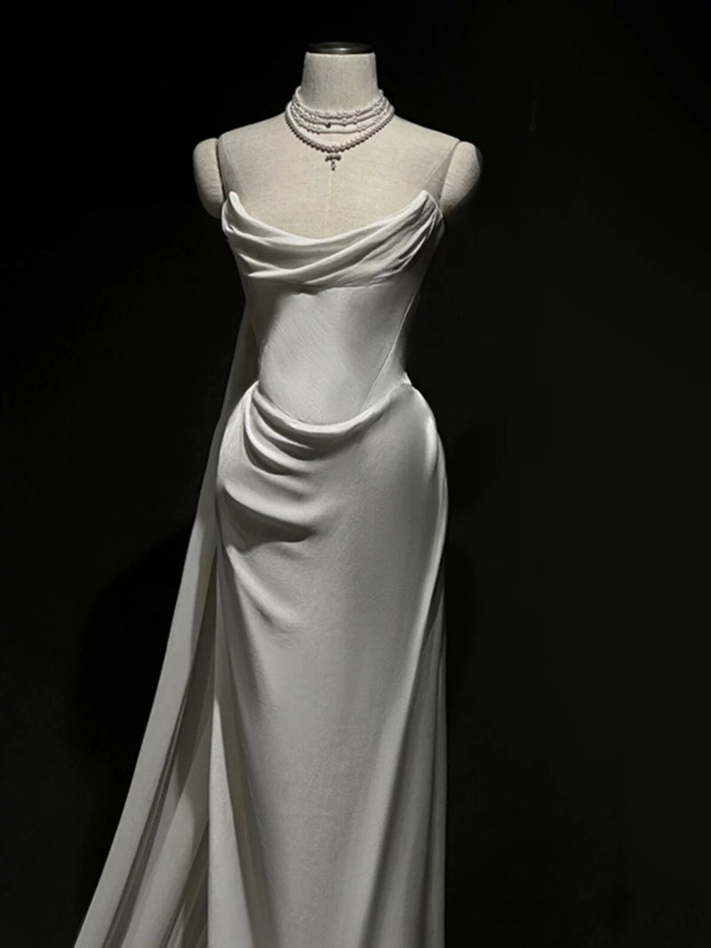 Vintage Mermaid Strapless White Satin Long Wedding Dresses With Ruffles