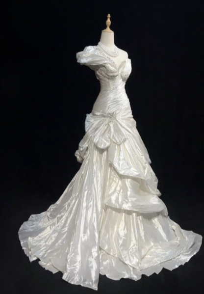 Vintage Sheath Long Wedding Dresses One-shoulder Satin White Bridal Gowns Sleeveless Bridal Dresses